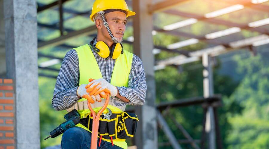 Professional gutter cleaning in Parnell, MO